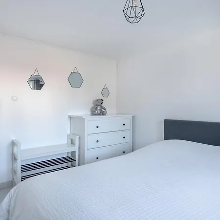 Maison & Jacuzzi Pour 10 A