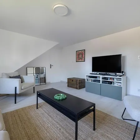 Σπίτι διακοπών Maison & Jacuzzi Pour 10 A *