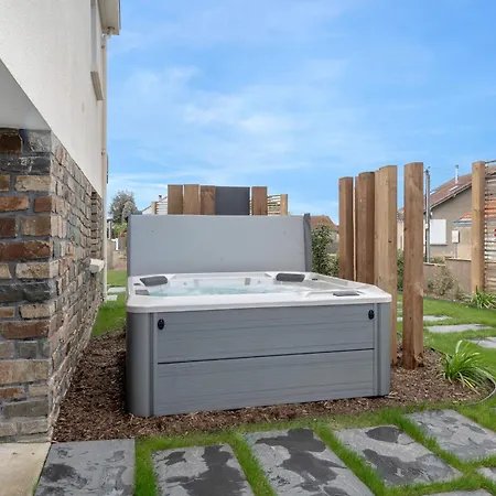 Maison & Jacuzzi Pour 10 A * Préfailles
