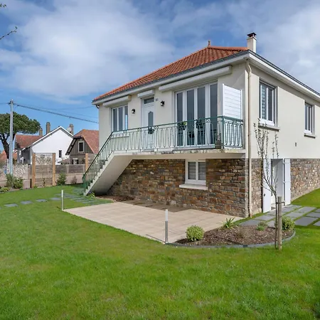 Maison & Jacuzzi Pour 10 A